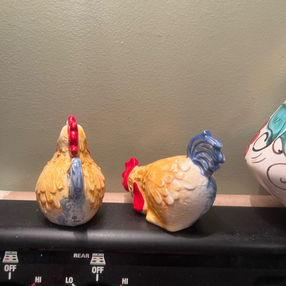 Chicken Shakers - Picture 3 of 6